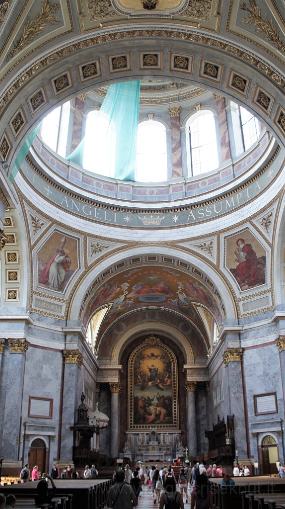 DSC04362 (2).JPG - Esztergom: Basilica di Nostra Signora, interno.